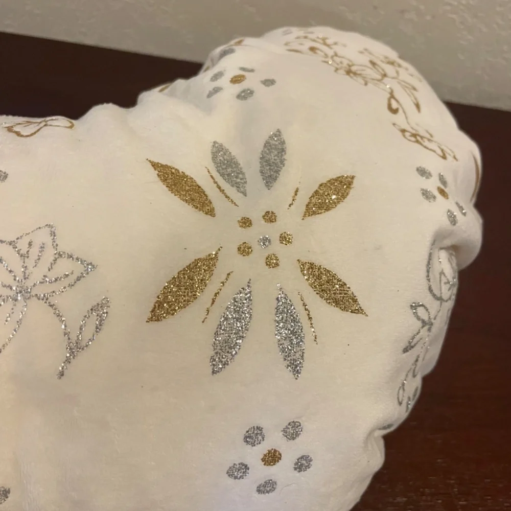 Temptations Christmas Stocking And Throw Blanket Set Cream And Poinsettia